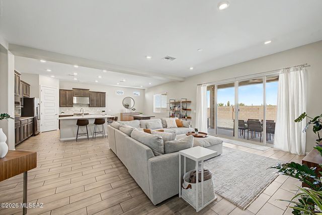 10831 N Stonebridge Drive, Tucson, AZ 85742