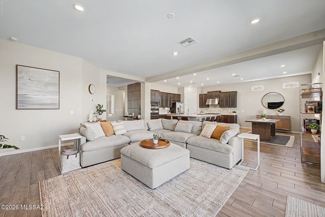 10831 N Stonebridge Drive, Tucson, AZ 85742