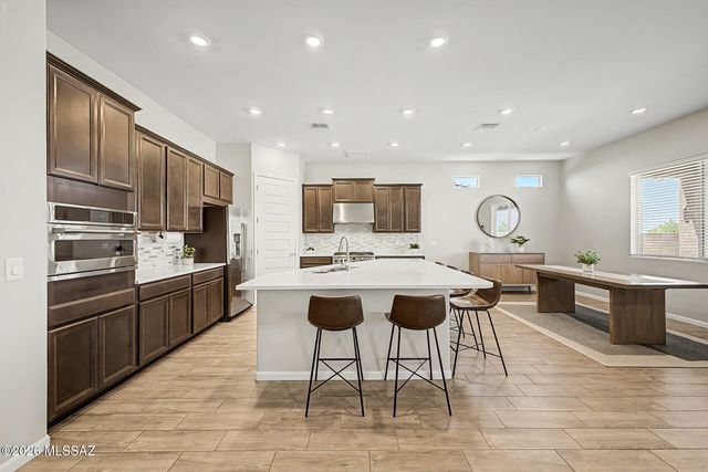 10831 N Stonebridge Drive, Tucson, AZ 85742