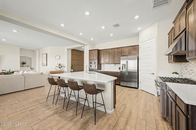 10831 N Stonebridge Drive, Tucson, AZ 85742