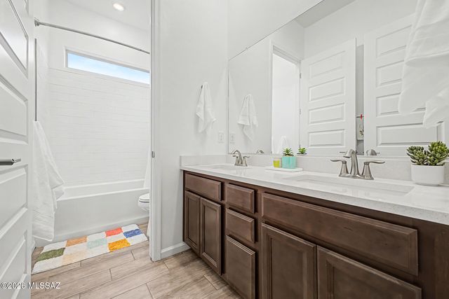 10831 N Stonebridge Drive, Tucson, AZ 85742