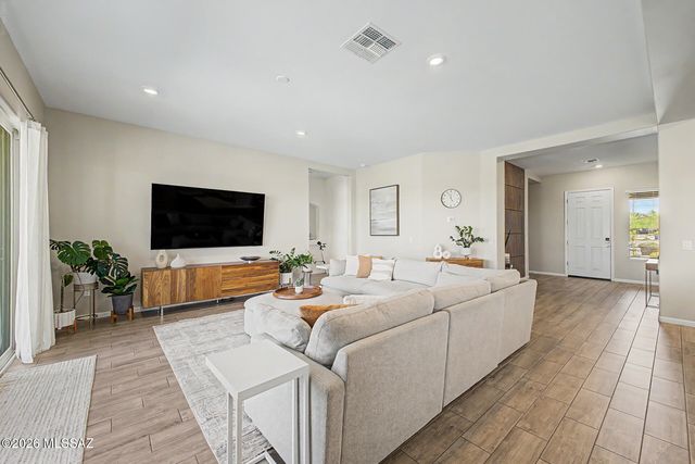 10831 N Stonebridge Drive, Tucson, AZ 85742