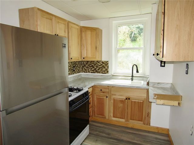 111 Minooka St, Carrick, PA 15210