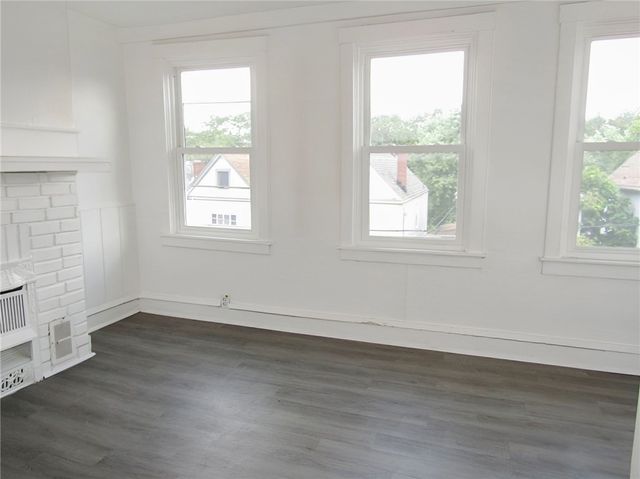 111 Minooka St, Carrick, PA 15210