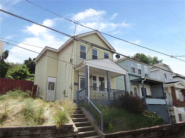 111 Minooka St, Carrick, PA 15210