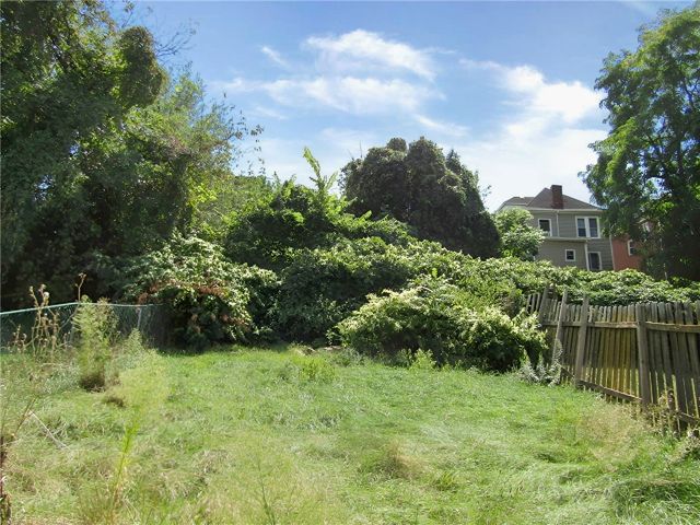 111 Minooka St, Carrick, PA 15210