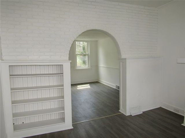 111 Minooka St, Carrick, PA 15210