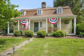 34 Hollow Road, Woodbury, CT 06798