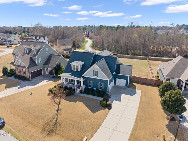 3317 Heathrowe Grove Court, Fuquay Varina, NC 27526