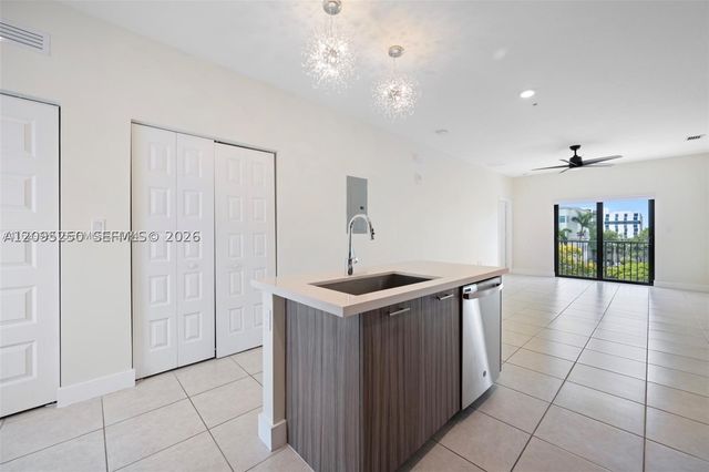 8301 NW 41st St B-401, Doral, FL 33166