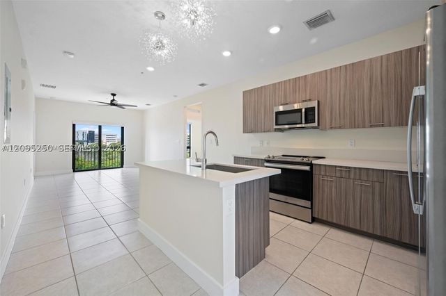 8301 NW 41st St B-401, Doral, FL 33166