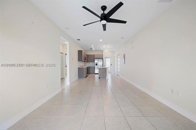 8301 NW 41st St B-401, Doral, FL 33166