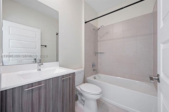 8301 NW 41st St B-401, Doral, FL 33166