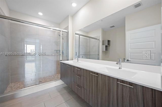8301 NW 41st St B-401, Doral, FL 33166