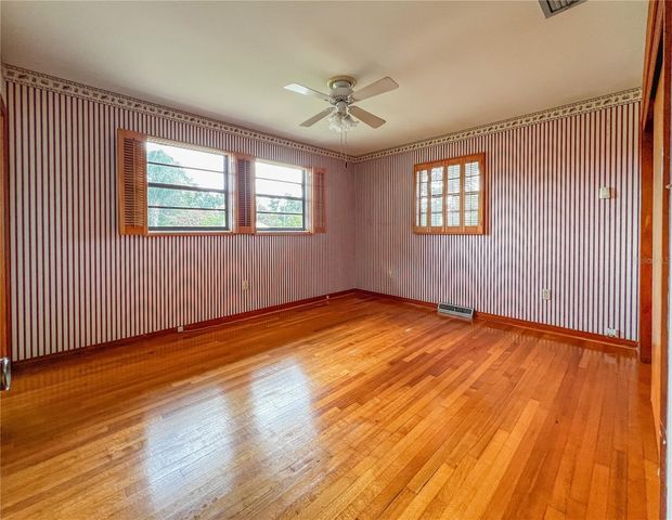 2118 W BROAD STREET, Tampa, FL 33604