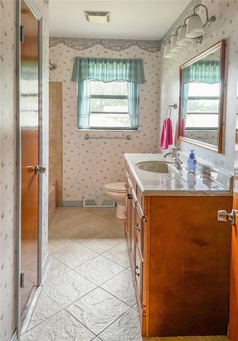 2118 W BROAD STREET, Tampa, FL 33604