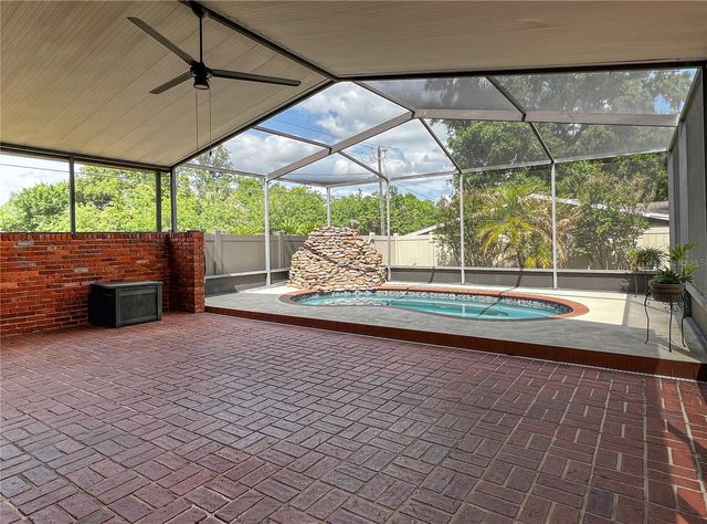 2118 W BROAD STREET, Tampa, FL 33604