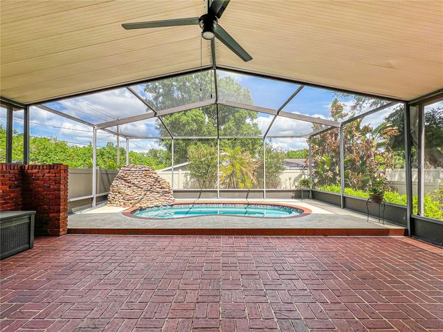 2118 W BROAD STREET, Tampa, FL 33604