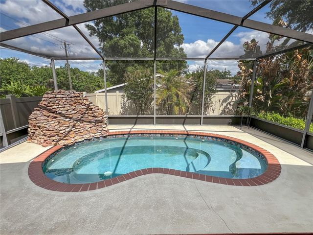 2118 W BROAD STREET, Tampa, FL 33604