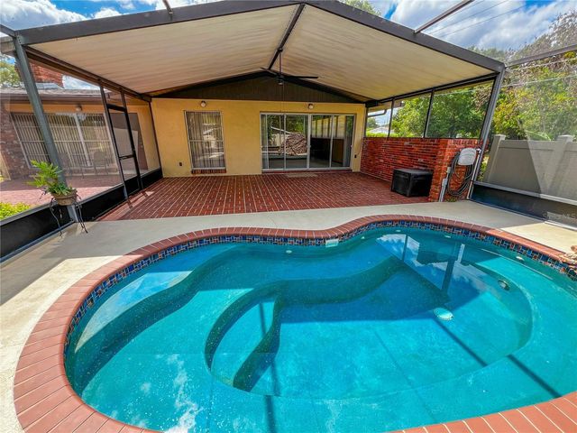 2118 W BROAD STREET, Tampa, FL 33604