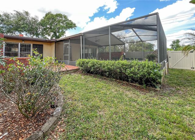 2118 W BROAD STREET, Tampa, FL 33604