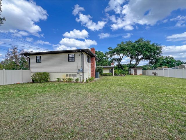 2118 W BROAD STREET, Tampa, FL 33604