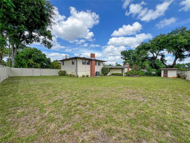 2118 W BROAD STREET, Tampa, FL 33604