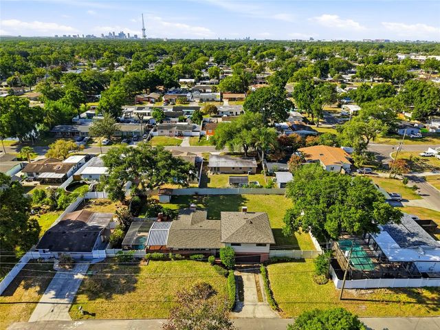 2118 W BROAD STREET, Tampa, FL 33604