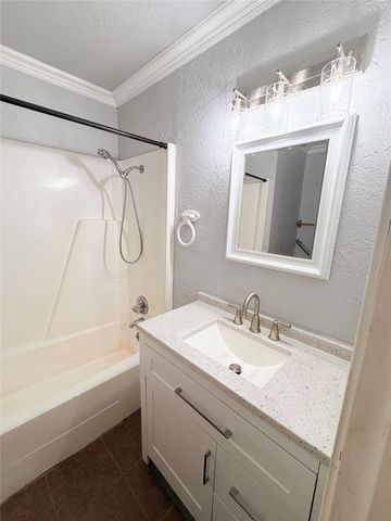 1304 Bellaire Street, Bowie, TX 76230