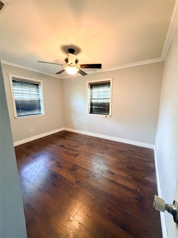 1304 Bellaire Street, Bowie, TX 76230