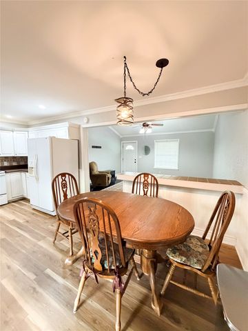 1304 Bellaire Street, Bowie, TX 76230
