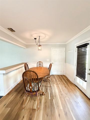 1304 Bellaire Street, Bowie, TX 76230