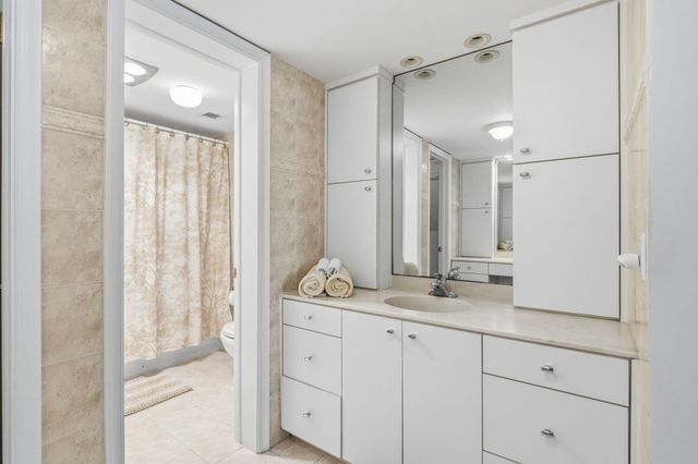 801 Lake Shore Drive 607, Lake Park, FL 33403