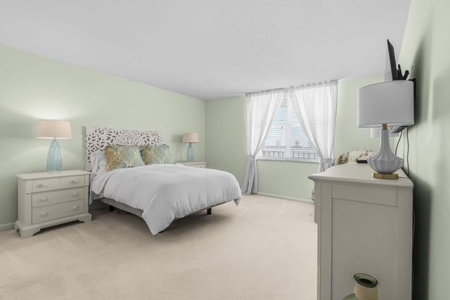 801 Lake Shore Drive 607, Lake Park, FL 33403