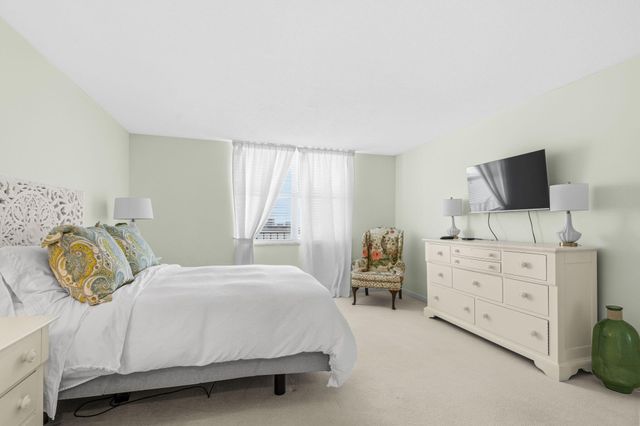 801 Lake Shore Drive 607, Lake Park, FL 33403