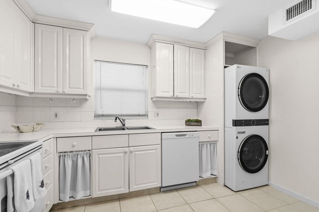 801 Lake Shore Drive 607, Lake Park, FL 33403