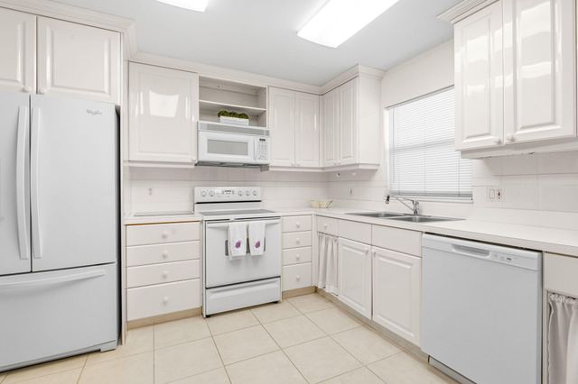 801 Lake Shore Drive 607, Lake Park, FL 33403