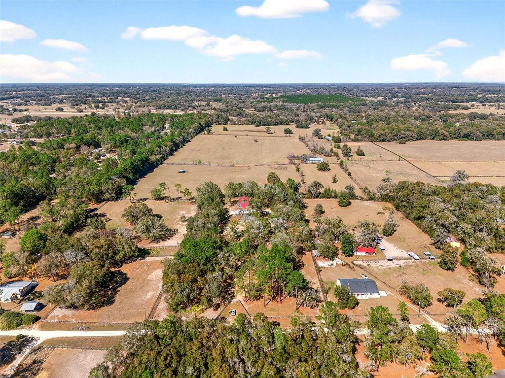 Image 2 of property listing at 10427 NW 8TH LANE, Ocala, FL 34482