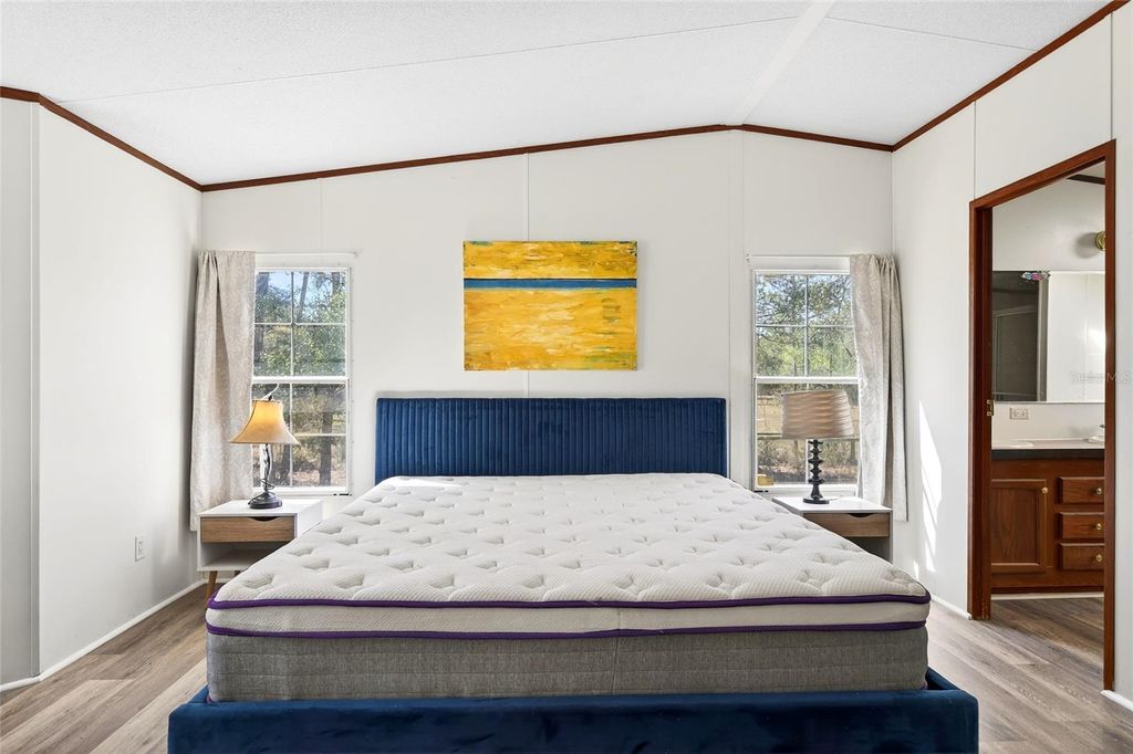 Image 15 of property listing at 10427 NW 8TH LANE, Ocala, FL 34482