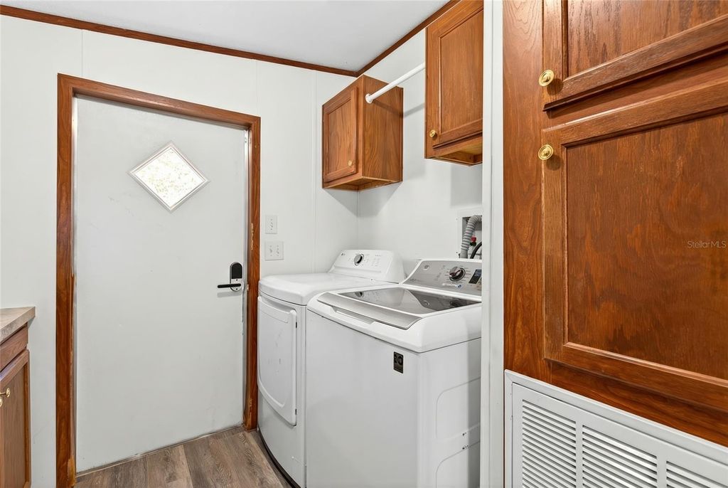 Image 34 of property listing at 10427 NW 8TH LANE, Ocala, FL 34482