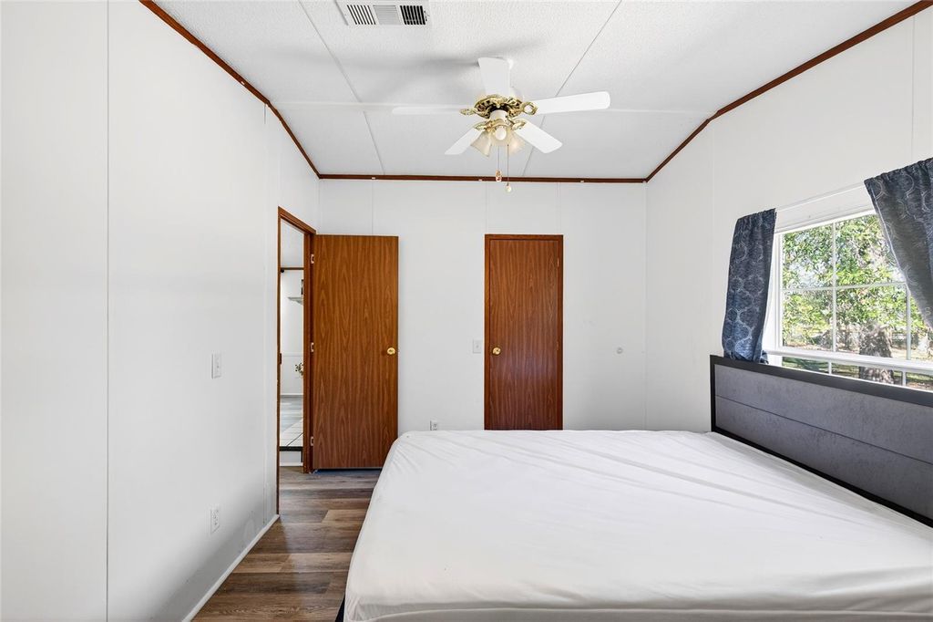 Image 37 of property listing at 10427 NW 8TH LANE, Ocala, FL 34482