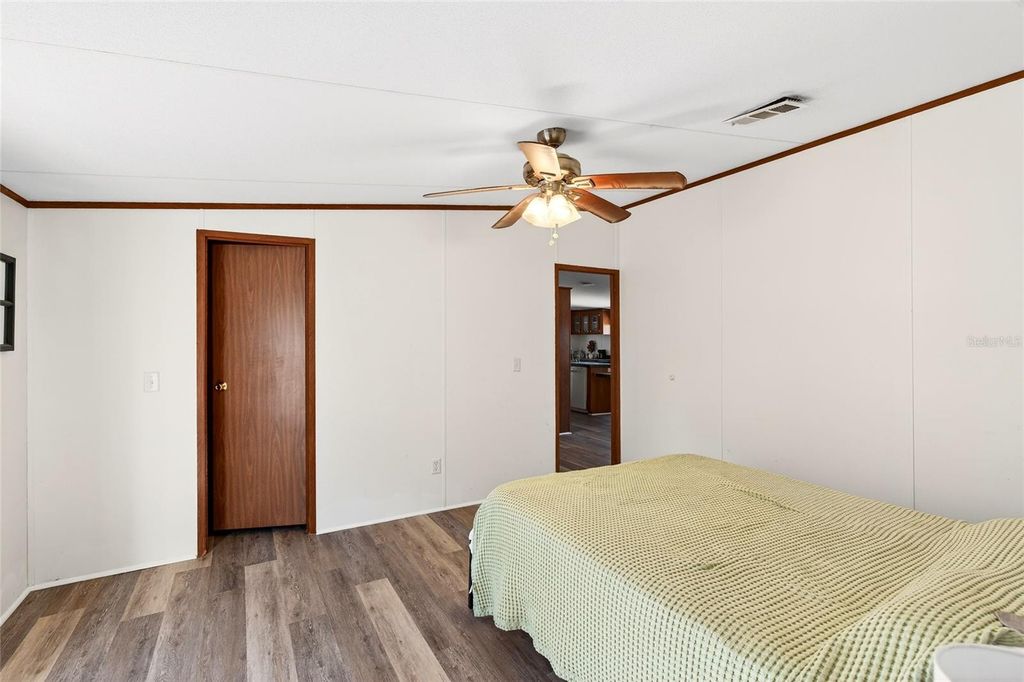 Image 40 of property listing at 10427 NW 8TH LANE, Ocala, FL 34482