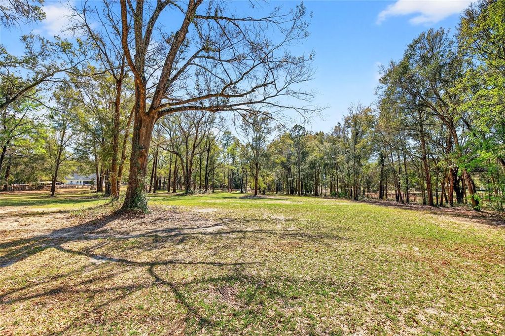 Image 54 of property listing at 10427 NW 8TH LANE, Ocala, FL 34482