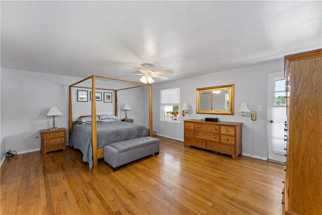 5892 Lorene Dr, Bethel Park, PA 15102