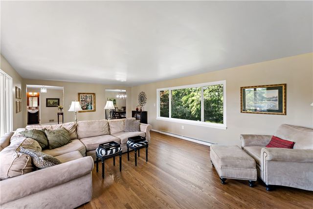 5892 Lorene Dr, Bethel Park, PA 15102
