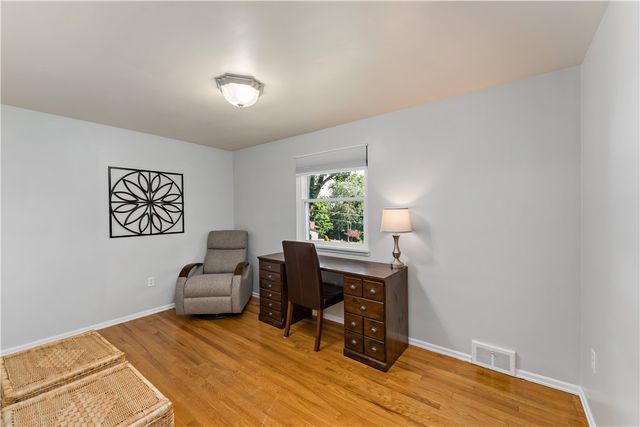 5892 Lorene Dr, Bethel Park, PA 15102