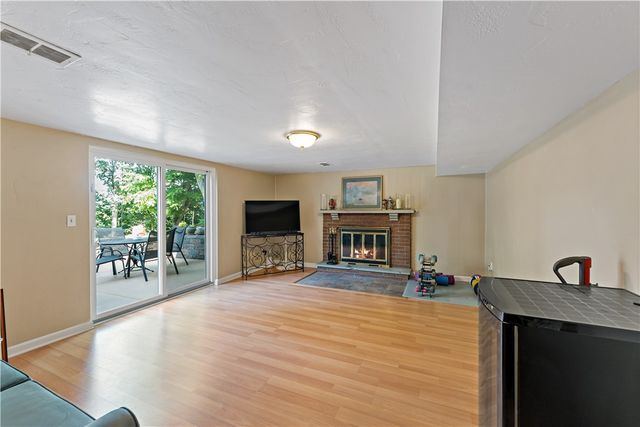 5892 Lorene Dr, Bethel Park, PA 15102