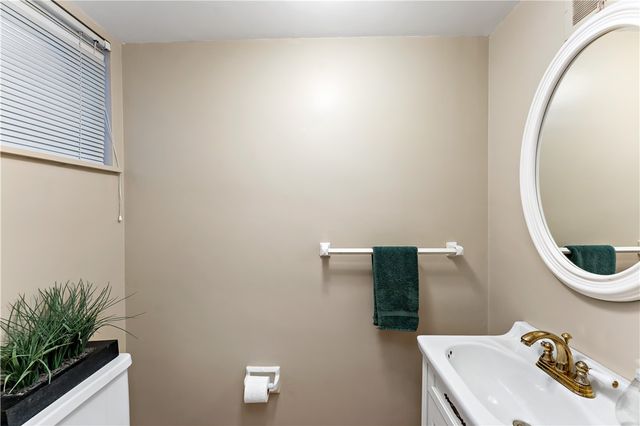5892 Lorene Dr, Bethel Park, PA 15102
