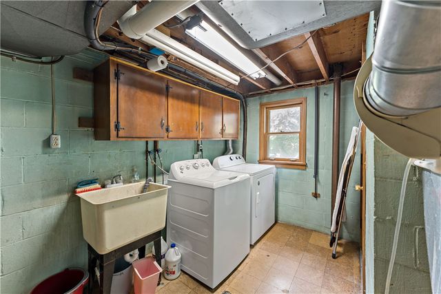 5892 Lorene Dr, Bethel Park, PA 15102