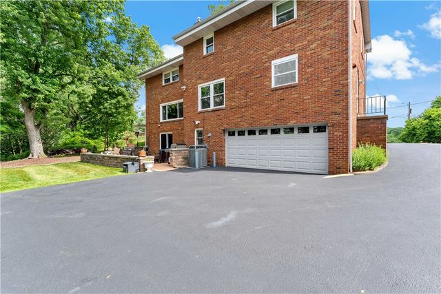 5892 Lorene Dr, Bethel Park, PA 15102